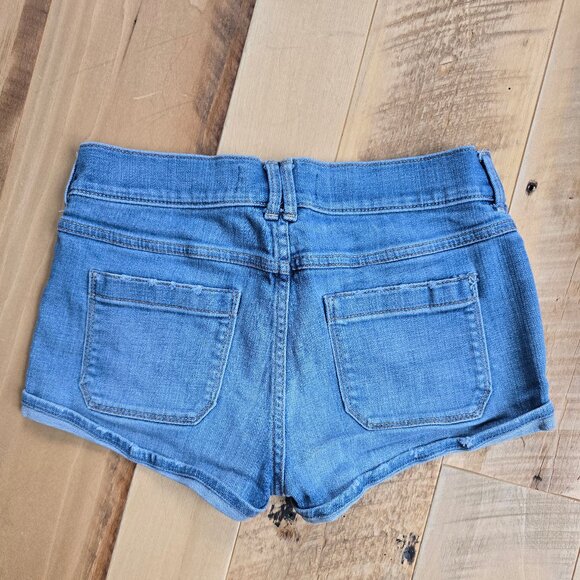 Women's Abercrombie & Fitch Low Rise Denim Shorts Size 6 / 28 - Picture 2 of 7